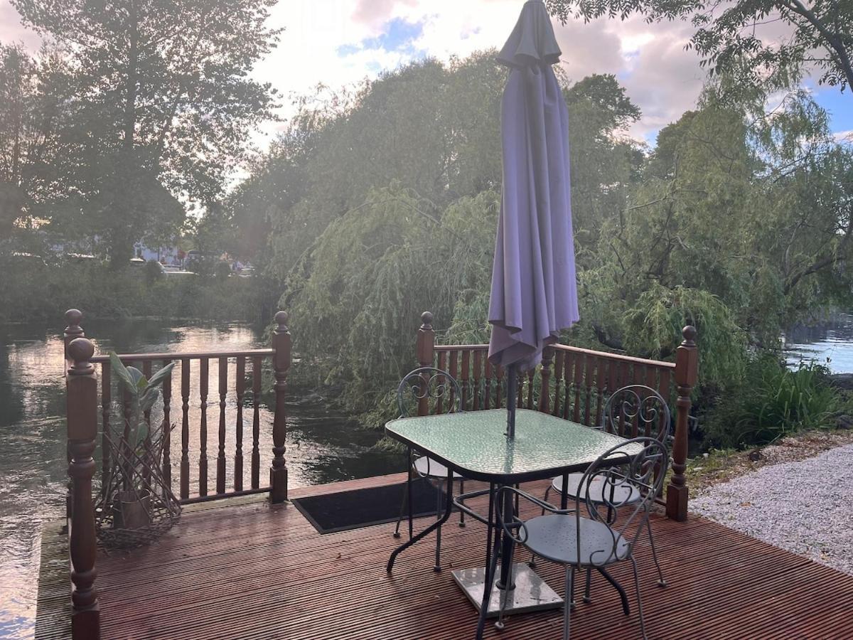Riverside Apartment *